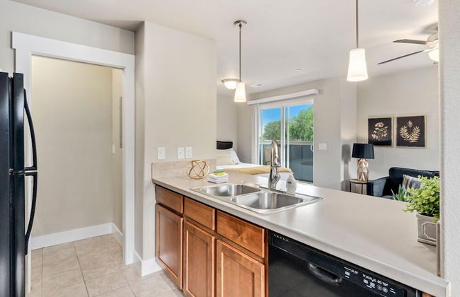 Contemporary Studio – Sunny, Stylish and Spacious - Foto 4
