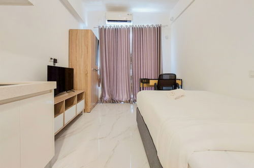 Foto 4 - Great Deal And Comfortable Studio At Sky House Bsd Apartment