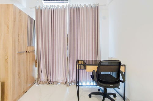 Photo 3 - Great Deal And Comfortable Studio At Sky House Bsd Apartment