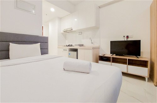 Photo 1 - Great Deal And Comfortable Studio At Sky House Bsd Apartment