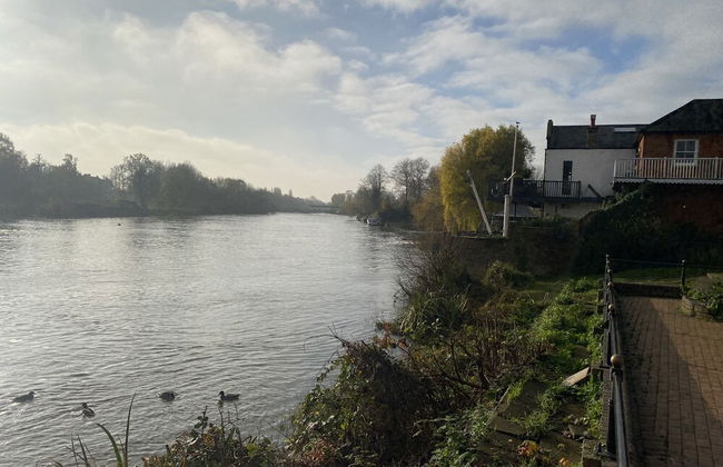 Immaculate 1-bed Apartment Near the River Thames - Foto 21