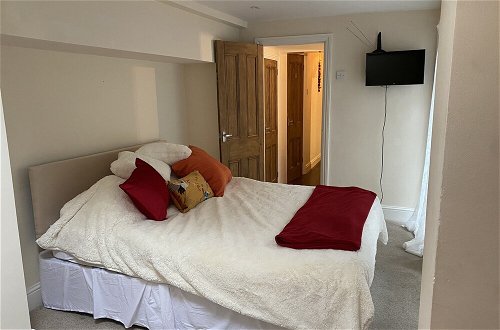 Foto 3 - Immaculate 1-bed Apartment Near the River Thames