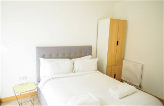 Photo 2 - Dartford Luxury 2 Bed Apartment