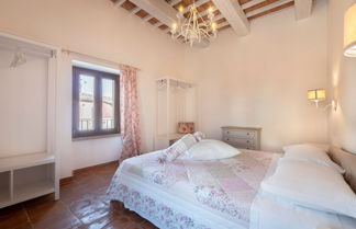 Foto 2 - Romantic Apartment in Mombaroccio With Swimming Pool