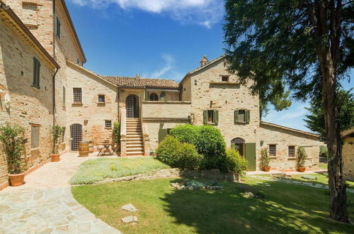 Photo 31 - Romantic Apartment in Mombaroccio With Swimming Pool