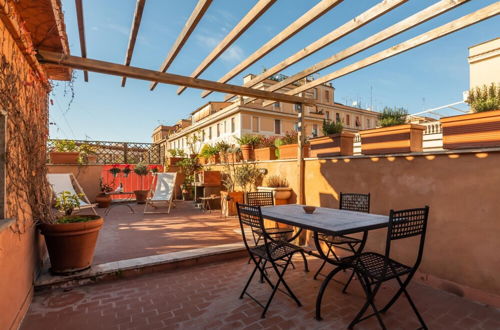 Photo 1 - Trastevere Romantic Terraced Apartment