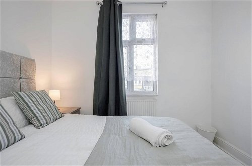 Foto 8 - Stunning Top 2 Bed Flat Tilbury Central Location