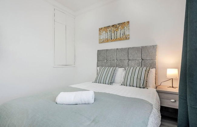 Stunning Top 2 Bed Flat Tilbury Central Location - Foto 6