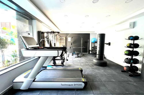 Foto 18 - Bali Themed Luxury Spacious 3 Bed Balcony Pool Gym