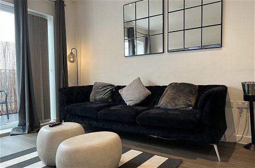Photo 6 - Captivating Luxury 1-bed Apartment in London