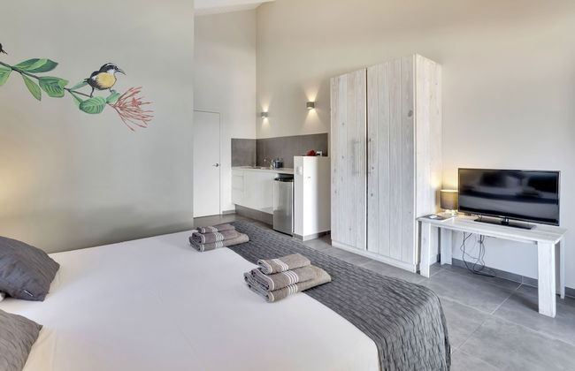 All Seasons Apartments - Photo 3