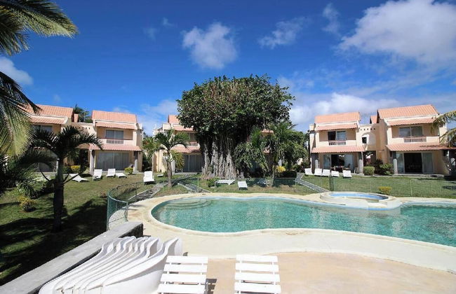 Beachfront Family Bungalow With Pool and top View - by Feelluxuryholidays - Photo 6
