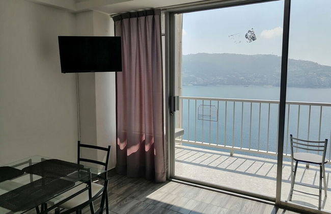 Beautiful Twin Towers Suite With Balcony and Stunning sea View - Foto 8