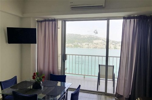 Foto 7 - Beautiful Twin Towers Suite With Balcony and Stunning sea View