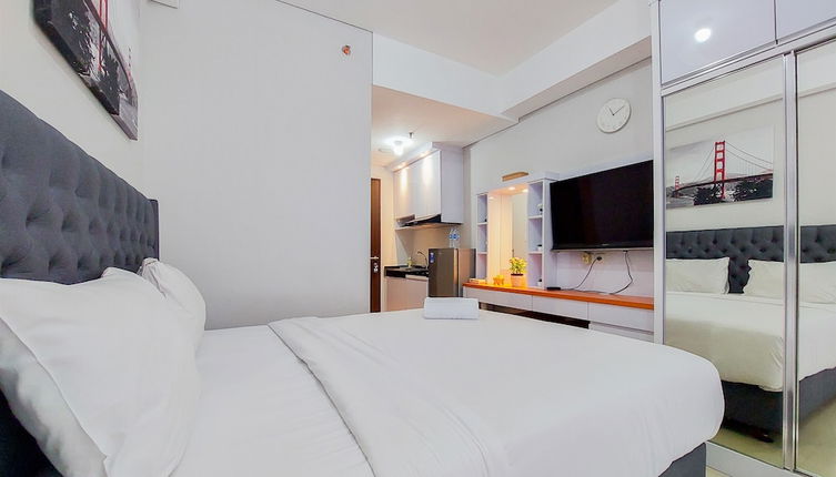 Photo 1 - Modern Look And Cozy Studio At Transpark Bintaro Apartment