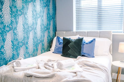 Foto 6 - One&Two Bedroom Luxe Apts near Trafford