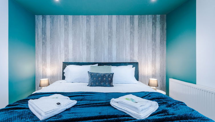 Foto 1 - One&Two Bedroom Luxe Apts near Trafford