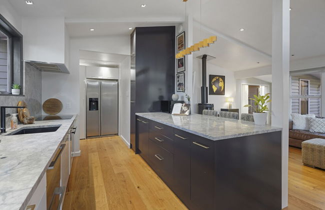 Gorgeous Family Home-Fully Fenced & Toys - Photo 21