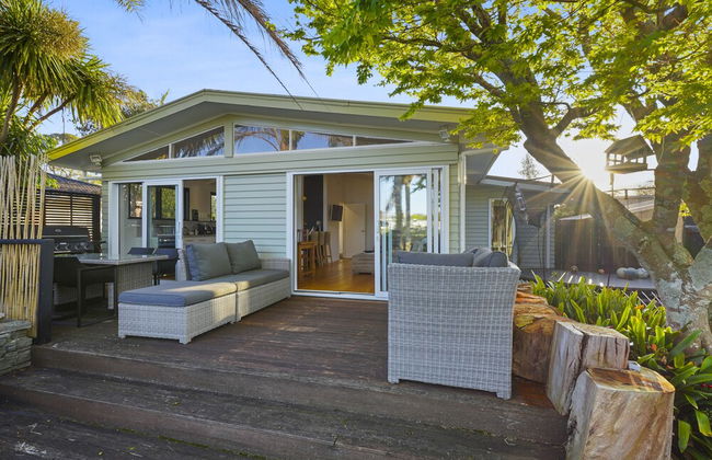 Gorgeous Family Home-Fully Fenced & Toys - Photo 1