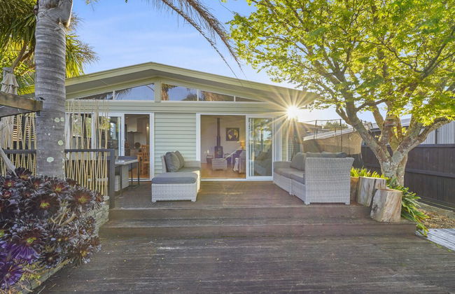 Gorgeous Family Home-Fully Fenced & Toys - Photo 27