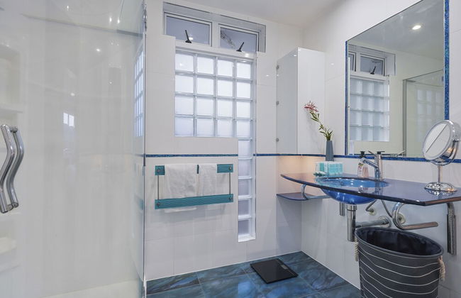 Gorgeous Family Home-Fully Fenced & Toys - Photo 31