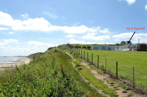 Photo 23 - Captivating 2-bed Beachfront Sea-view Norfolk Home