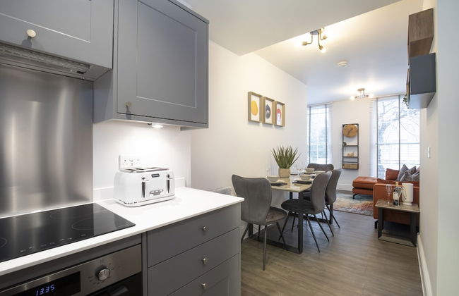 Elliot Oliver - Luxury 2 Bedroom Regency Apartment With Parking & EV Charger - Foto 2