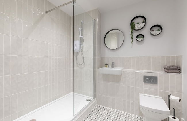 Elliot Oliver - Luxury 2 Bedroom Regency Apartment With Parking & EV Charger - Foto 13