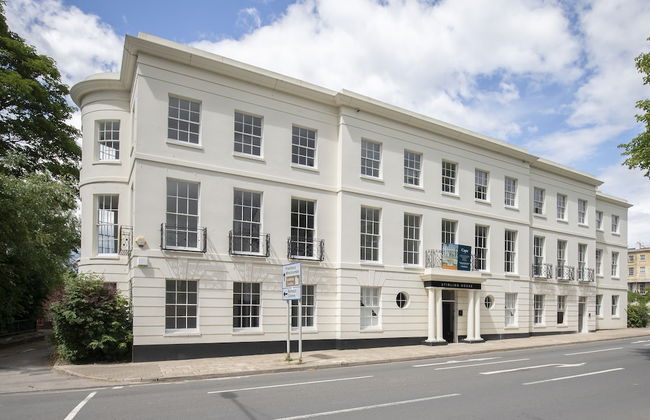 Elliot Oliver - Luxury 2 Bedroom Regency Apartment With Parking & EV Charger - Foto 21