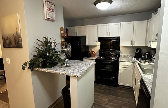 2 BR con patio por el centro comercial - Foto 42