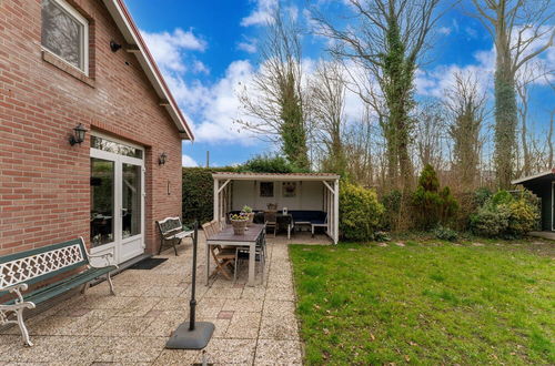 Photo 30 - Holiday Home in Baarland With Fenced Garden