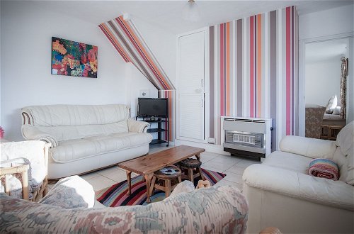 Photo 25 - Maytree Cottage - 4 Bedroom Holiday Home - Tenby
