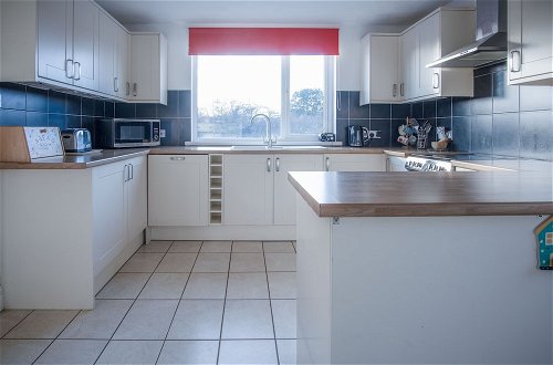 Photo 16 - Maytree Cottage - 4 Bedroom Holiday Home - Tenby