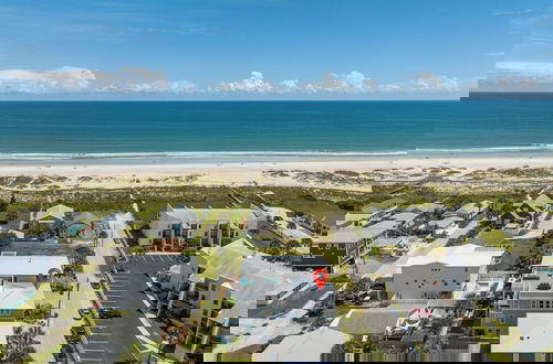 Foto 49 - Beachside Bliss