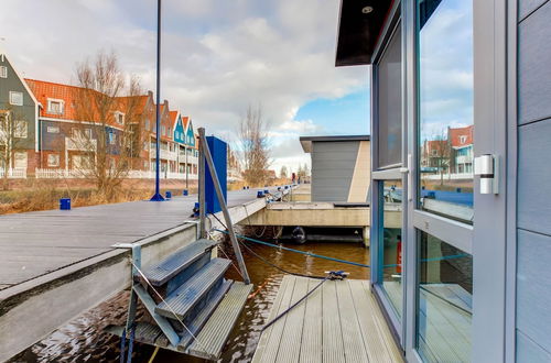 Foto 2 - Modern Houseboat in Marina of Volendam With Swimming Pool