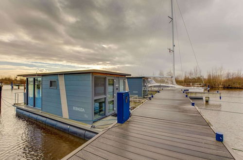 Photo 23 - Modern Houseboat in Marina of Volendam With Swimming Pool