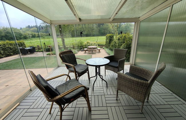 Glass Veranda Chalet in Nature - Foto 7