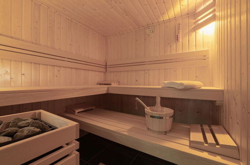 Photo 26 - Beautiful Holiday Home With Bubble Bath and Sauna in a Quiet Area in Zeeland