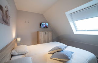 Photo 2 - Beautiful Holiday Home With Bubble Bath and Sauna in a Quiet Area in Zeeland