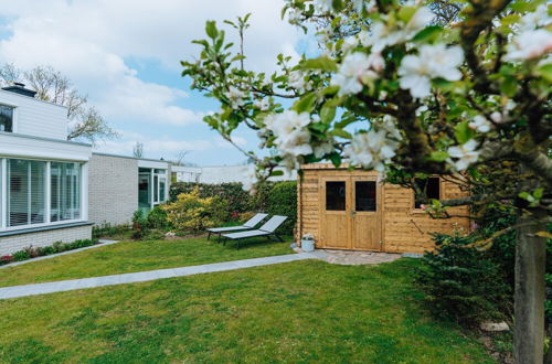 Photo 32 - Bright Holiday Home With Covered Veranda