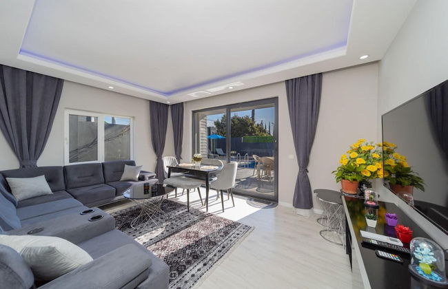 Villa With Pool and Backyard in Kepez - Photo 6