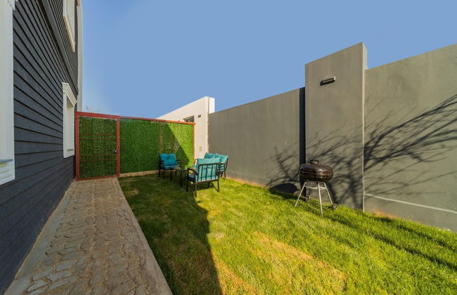 Villa With Pool and Backyard in Kepez - Photo 19