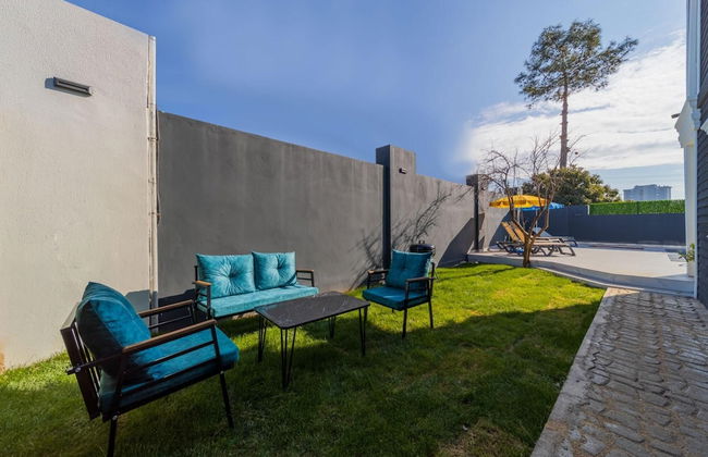 Villa With Pool and Backyard in Kepez - Photo 18