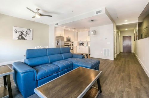 Photo 5 - Spacious Modern Condo near French Quarter