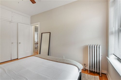 Foto 4 - 3BR Apartment w Laundry in Rogers Park