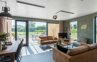 Photo 3 - Nice Holiday Home in Vrouwenpolder Near Beach