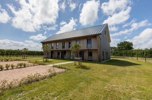 Photo 26 - Nice Holiday Home in Vrouwenpolder Near Beach