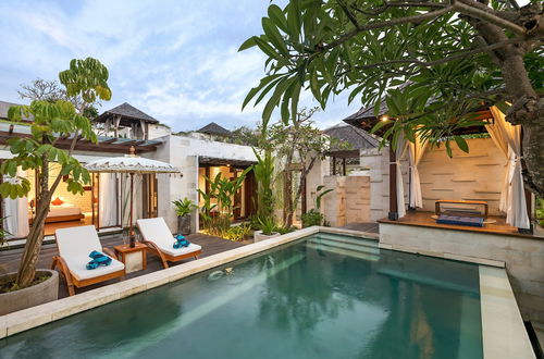 Foto 59 - Dazzling Beachfront 2 Br Villa in Seminyak