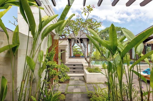 Foto 35 - Splendid Beachfront 2 Br Villa in Seminyak