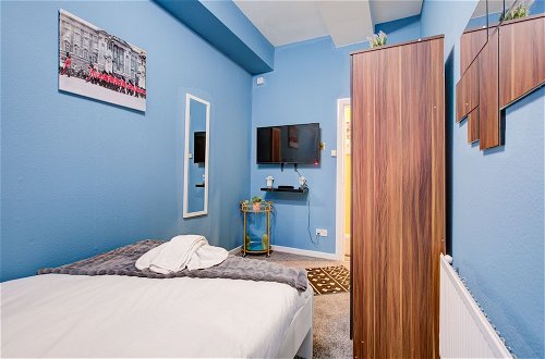 Photo 6 - Inviting 2-bed Budget Apartments in Central London